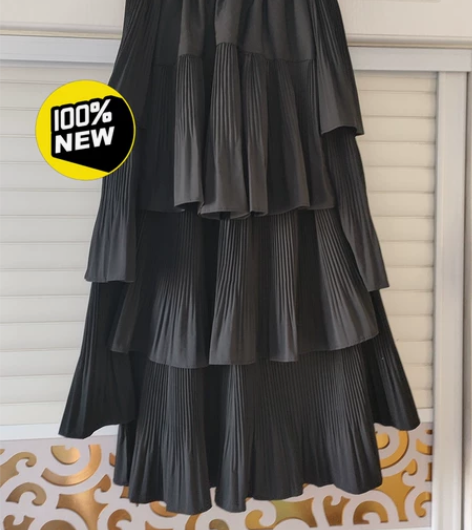黑色蛋糕裙，全新！ 50元包邮哦！