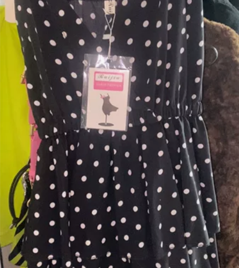 收腰显瘦波点蛋糕裙 感兴趣的话点“我想要”...