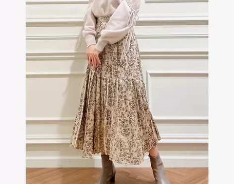 全新 米咖色不规则百褶鱼尾半身裙 高亮：这...