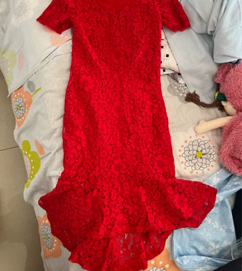 太平鸟裙子M码，很漂亮的鱼尾裙，专柜购入，...