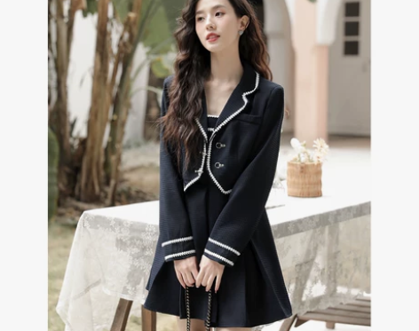 学院风制服！！！去年冬天买的，今年试穿感觉...