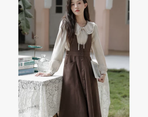 2023新款法式复古收腰小个子学院风背带裙...