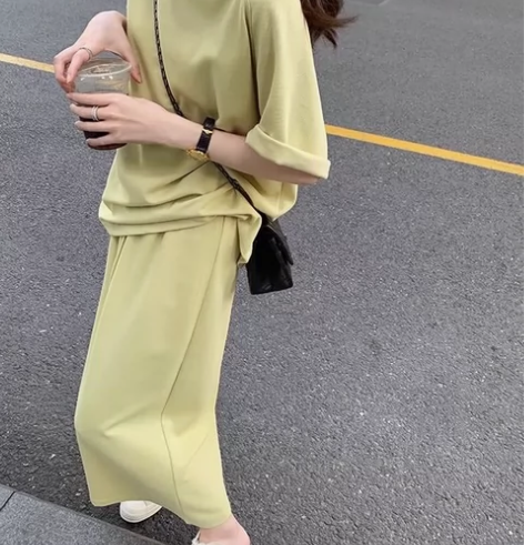 【日系纯色懒人套装】简单宽松的亚子，非常好...