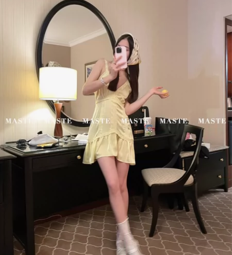 MASTE 午后来信 法式性感蕾丝吊带V领...