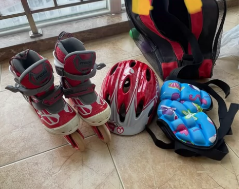 米高轮滑鞋儿童全套装溜冰鞋旱冰鞋闪光可调男...