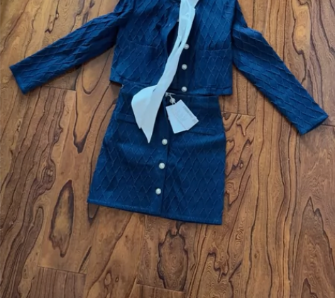 UR牛仔小香风套装 上衣M裙子S冲动买的我...