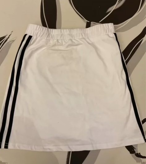 运动风半身裙质感好 有内衬 全新S码无吊...