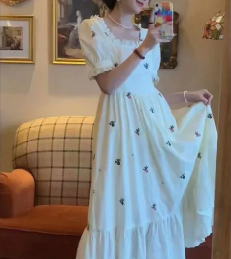 欣子野【一口奶油】夏季复古港风淑女蕾丝方领...