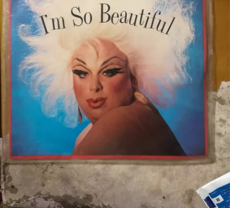 DIVINE 黑胶碟面轻微划痕。喜欢的顺丰...