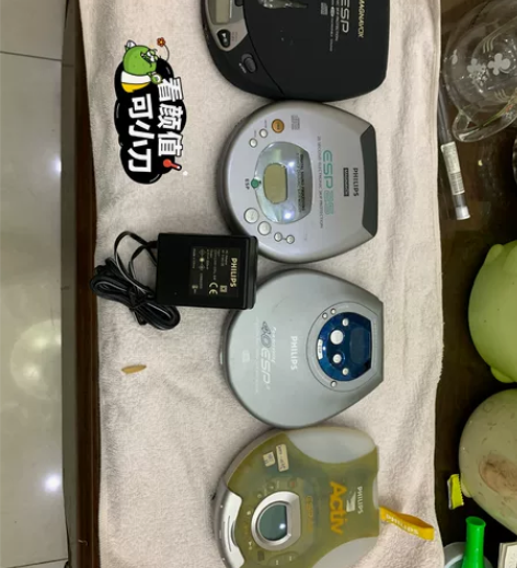 9成新飞利浦CD机随身听,原装电源,全新原...