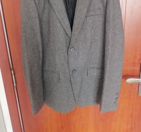 全新羊毛呢子休闲西服，买来小了没穿过，全新...