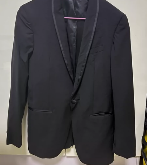 超值打包 一件西服 三件白衬衫 堡尼 优衣...