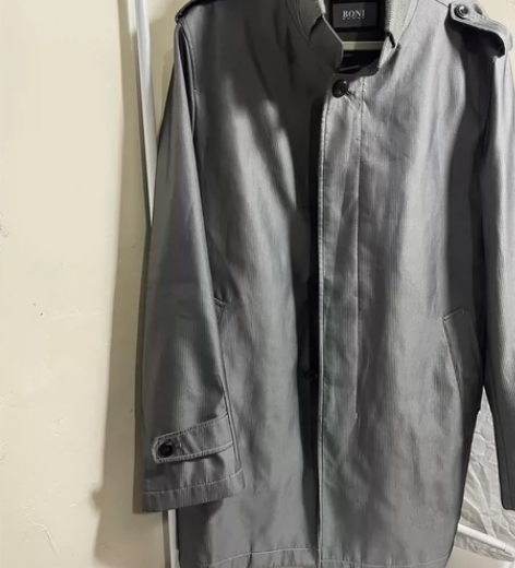 Boni西装加厚外套 搬家！低价出！ 尺码...