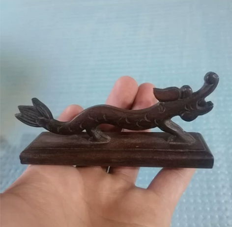 木雕龙，实木的，自己看。当工艺品摆件甚好。...