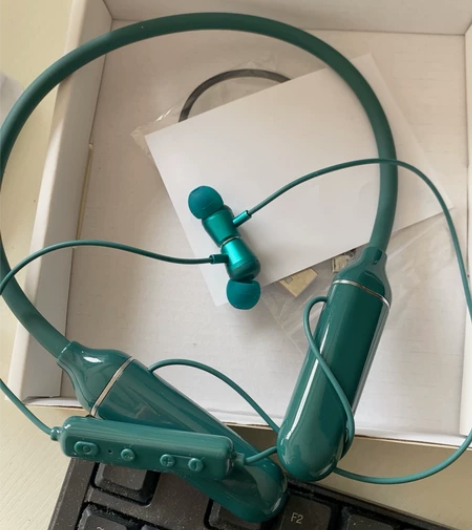 包邮啦～实体店关门了 快来捡漏吧 跑步蓝牙...