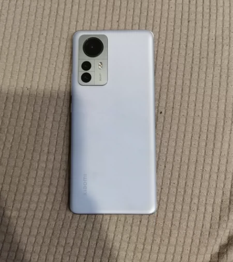 出小米12pro 12+256内存 。成色...