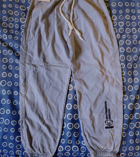 灿烂童年夏季长裤 全新带吊牌，薄款，夏天可...