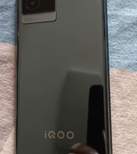 vivo iqoo z6x 8+128 带...