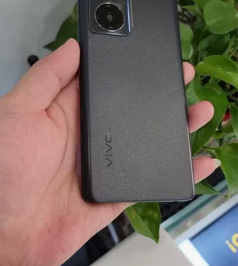 vivo y77，外观9.99新5G版，官...