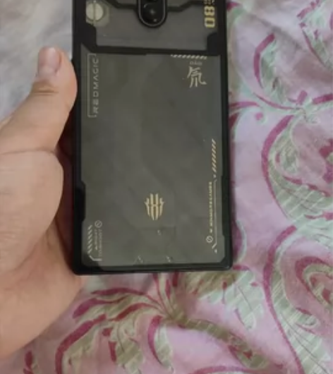 出一台中兴努比亚 红魔8pro+ 氘锋透明...