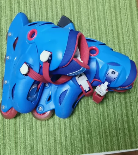 溜冰鞋 迪卡侬儿童溜冰鞋，初学者溜冰旱冰鞋...