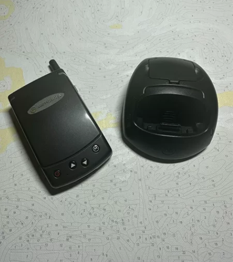 摩托罗拉6188 成色好 可惜天线根有裂 ...