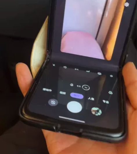 摩托罗拉razr2022轻微划痕，图片都有...