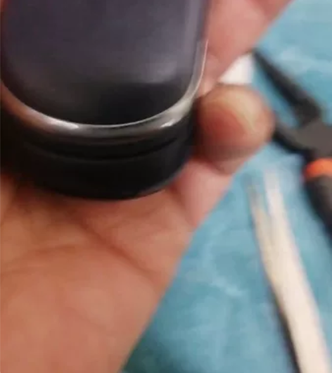 摩托罗拉V998.手机，品相如图，收打正常...