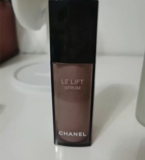 香奈儿智慧紧肤提拉精华P 感兴趣的话点“我...