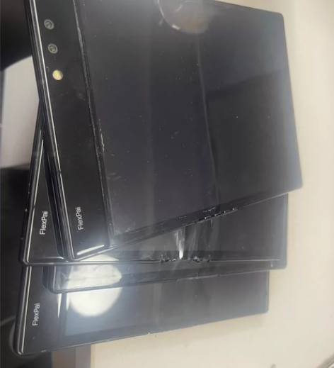 柔宇屏幕不显示，能开机。当废品出 4个一起...