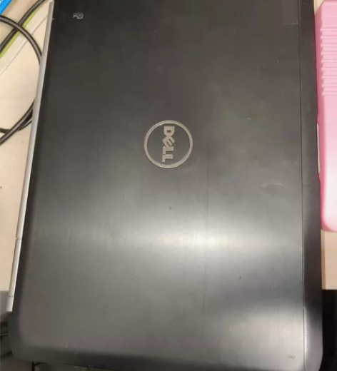 戴尔笔记本电脑，i3处理器，可开机正常使用...