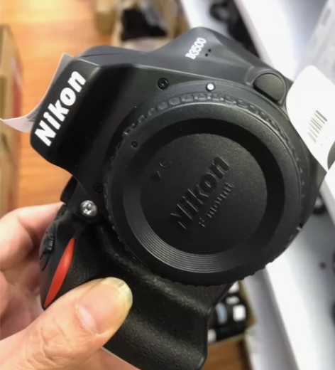 尼康d3500 成色99新 加配18-55...