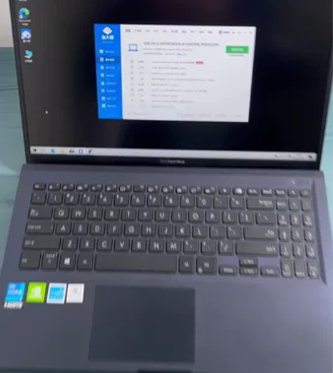华硕破晓Pro 15 15.6英寸笔记本电...