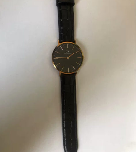 DW手表手表九成新，使用一年不到。爽快的送...