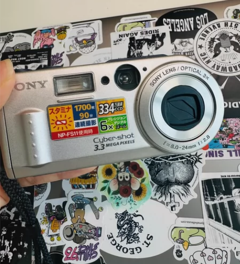 索尼T700触屏相机功能正常成色新 感兴趣...