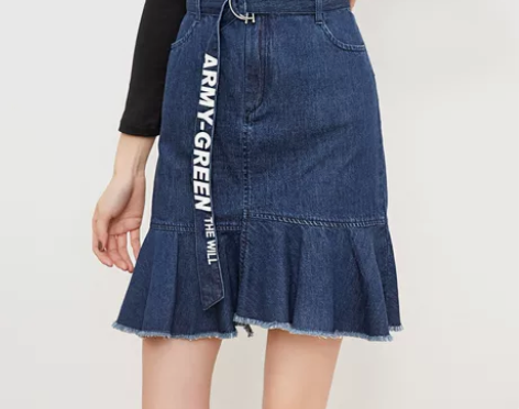 全新拉夏贝尔鱼尾牛仔半身裙s码 全新有吊牌...