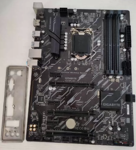 技嘉的z370，有挡板成色很好，只是针脚有...