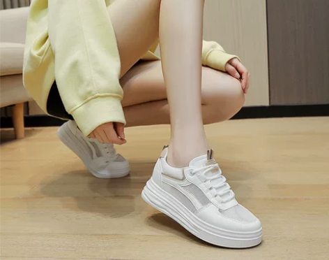 网红新款小白鞋女2023春夏季镂空爆款内增...