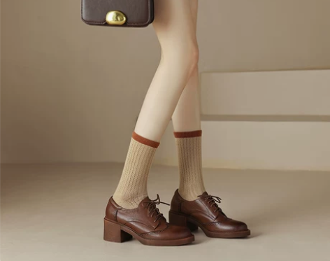 鹿与森林真皮圆头英伦风布洛克小皮鞋女202...