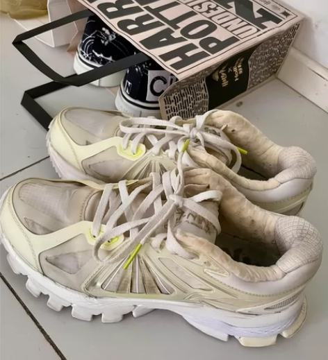李宁裂俊系列，踩屎感，本人37脚，鞋码偏小...