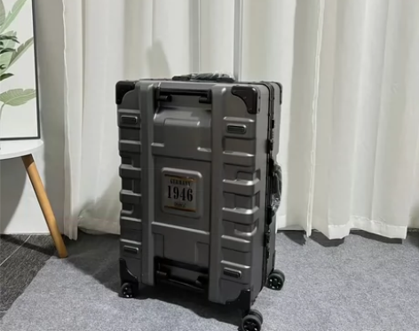 平流层Stratic品牌铝框拉杆箱20寸登...