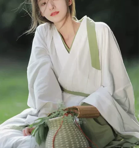 标价包邮非偏远。 直裾汉服，里外两件套腰带...