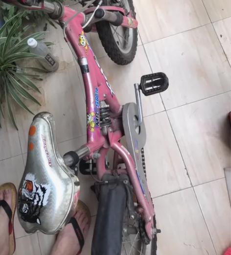 喜得盛品牌自行车，带辅助轮，自提，原价96...