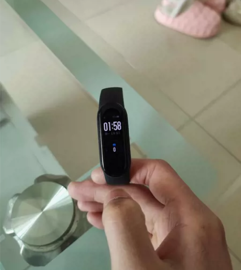 小米手环5NFC版本，之前买小米手机送的，...