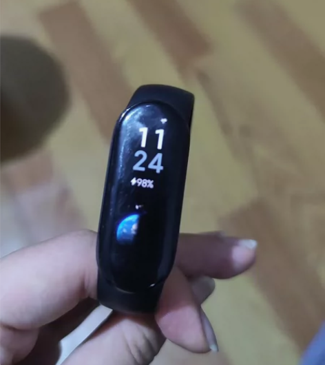 小米手环6普通版 功能完好 性价比很高！！...