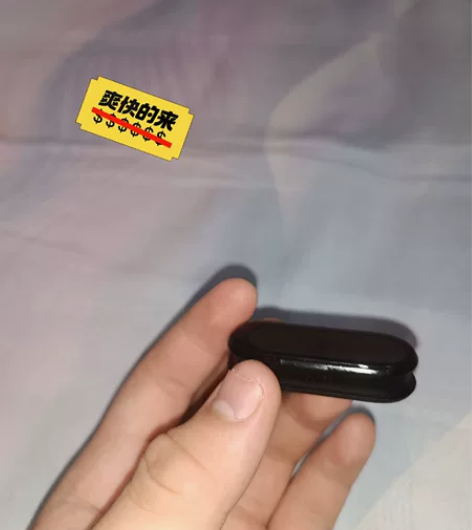 小米手环6 NFC,有一次摔在地上,屏幕和...