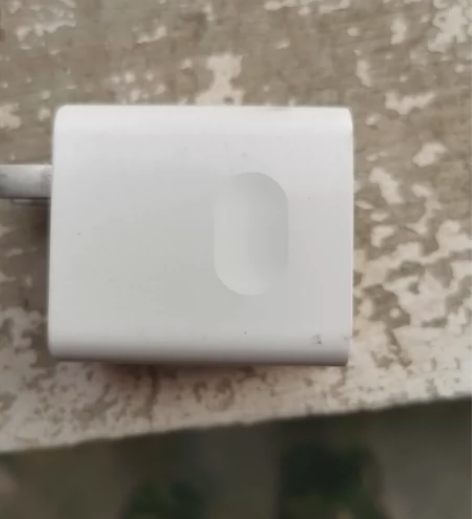 华为充电头，在孩子大学捡到的。用不到，出给...