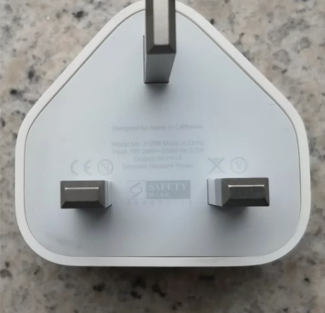 【闲置】苹果原装充电头（港版英标） 早先去...