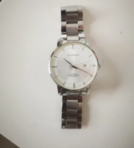 天王石英手表，蓝宝石镜面，，生活防水，在专...