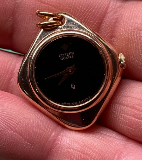 西铁城8钻小挂表 手表盘面很好，走时准确，...